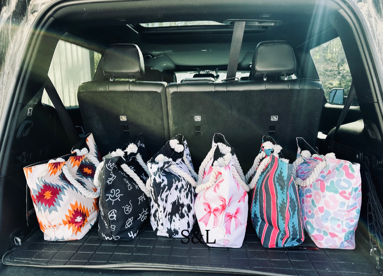 Tote bag preorder will early June (please leave order details in the note to sellers box)