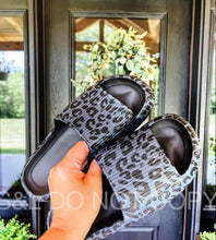 Black cheetah slides *